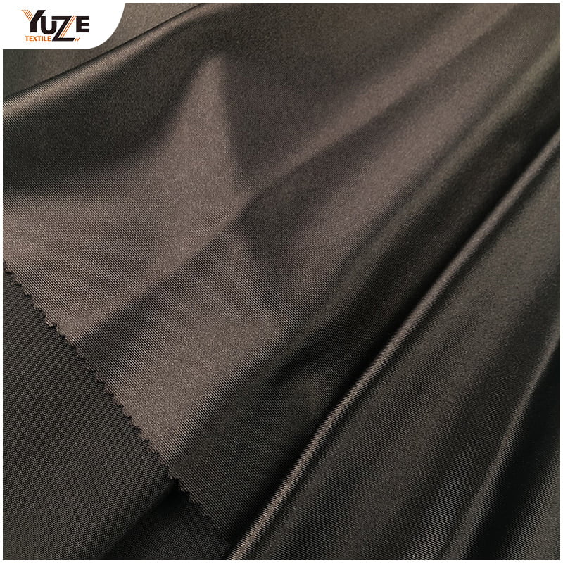 Yzk-080155 ag taitneamh satin